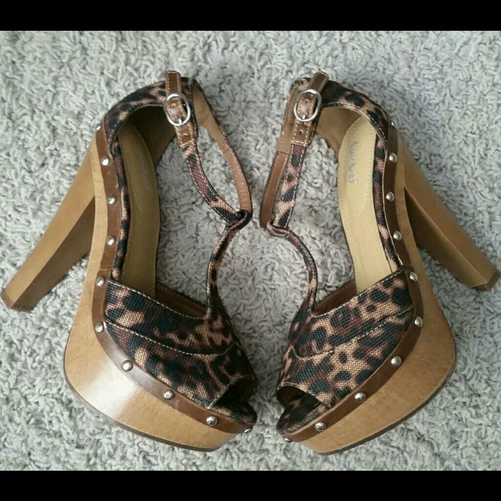 Limelight 6" T-Strap Heels | Size 8.5